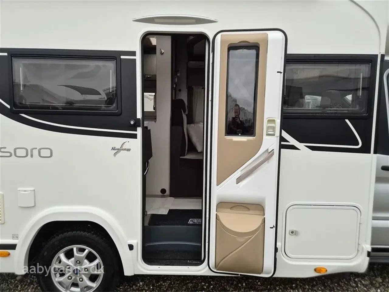 Billede 5 - 2020 - Benimar Tessoro 483   Nk pakke. Automatgear. solceller. Lithium batteri. inverter. maxxfan. Duo control. Markise. helårsdæk. undervognsbehandlet