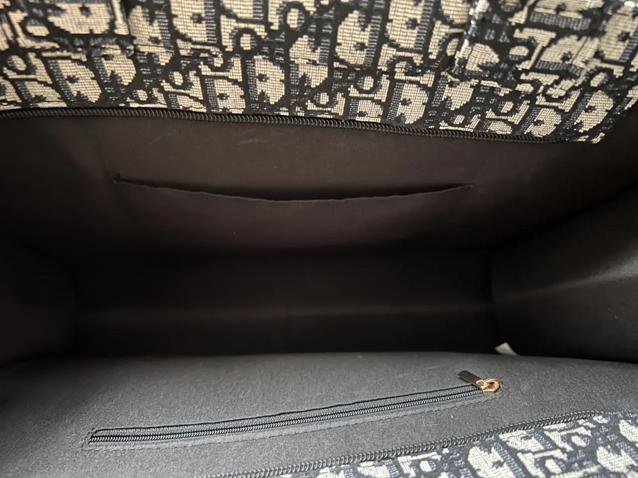 Billede 4 - Fin stof taske til kvinde med mønstret design. 