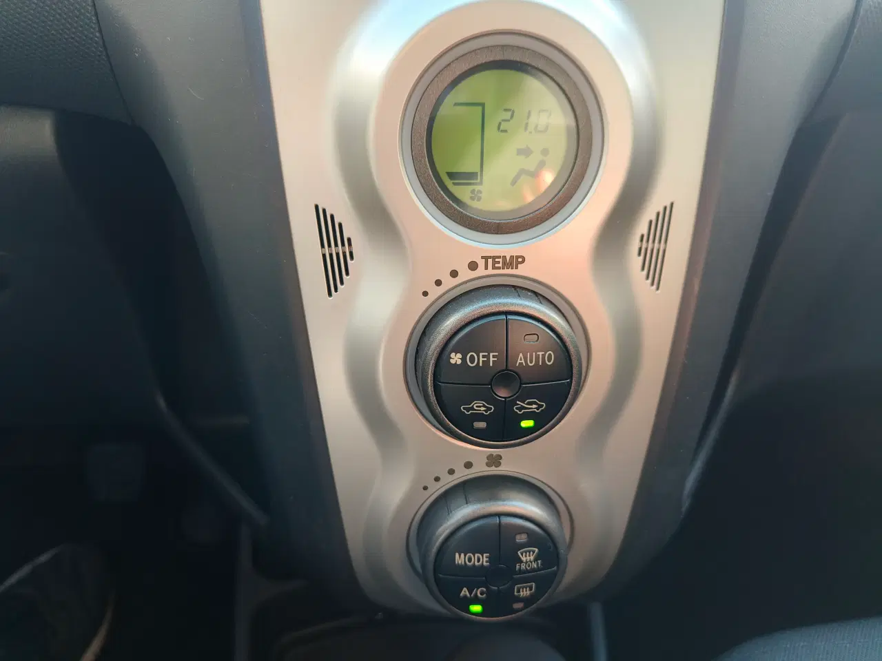 Billede 7 - Toyota Yaris 1,3 Sol, benzin