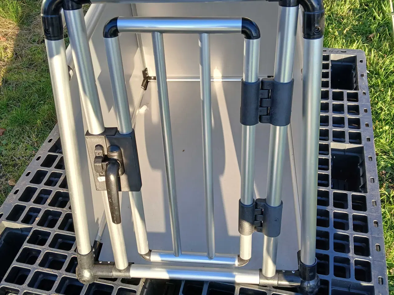 Billede 1 - Robust hundebur 