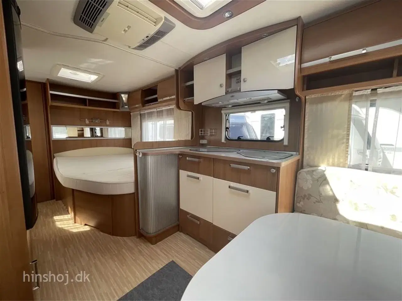 Billede 8 - 2009 - LMC Musica 560 D Alde   Dejlig vogn med rundsidegruppe og franskseng fra Hinshøj Caravan A/S