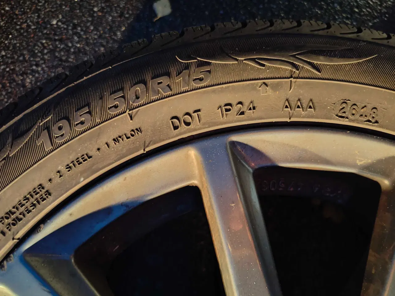 Billede 3 - 2 stk billige vinterdæk 15"