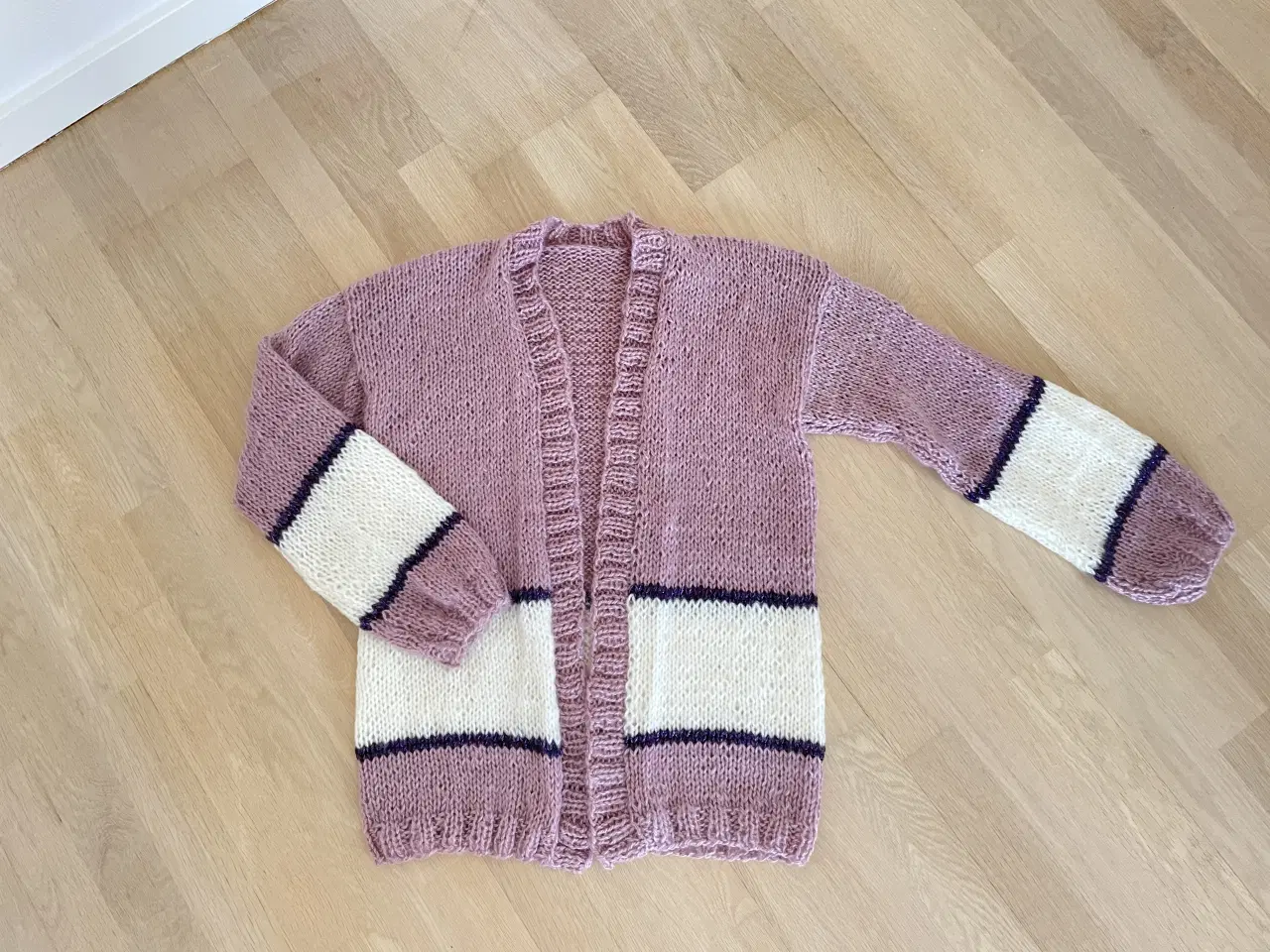 Billede 2 - Strikket cardigan str M