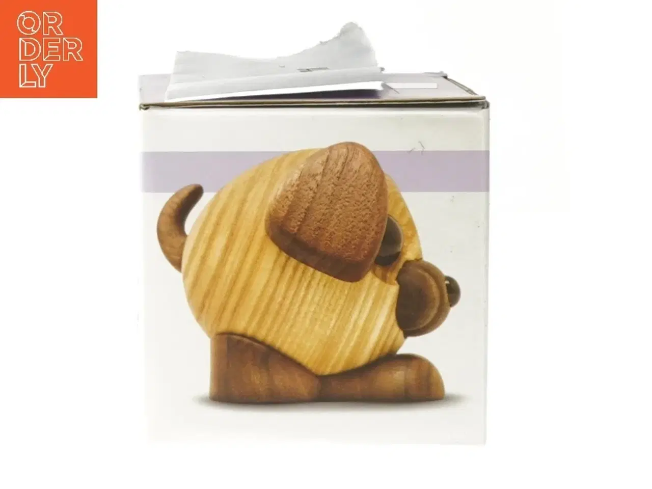 Billede 4 - Dekorativt træfiguras af Buddy hunden fra FableWood (str. 8 cm)