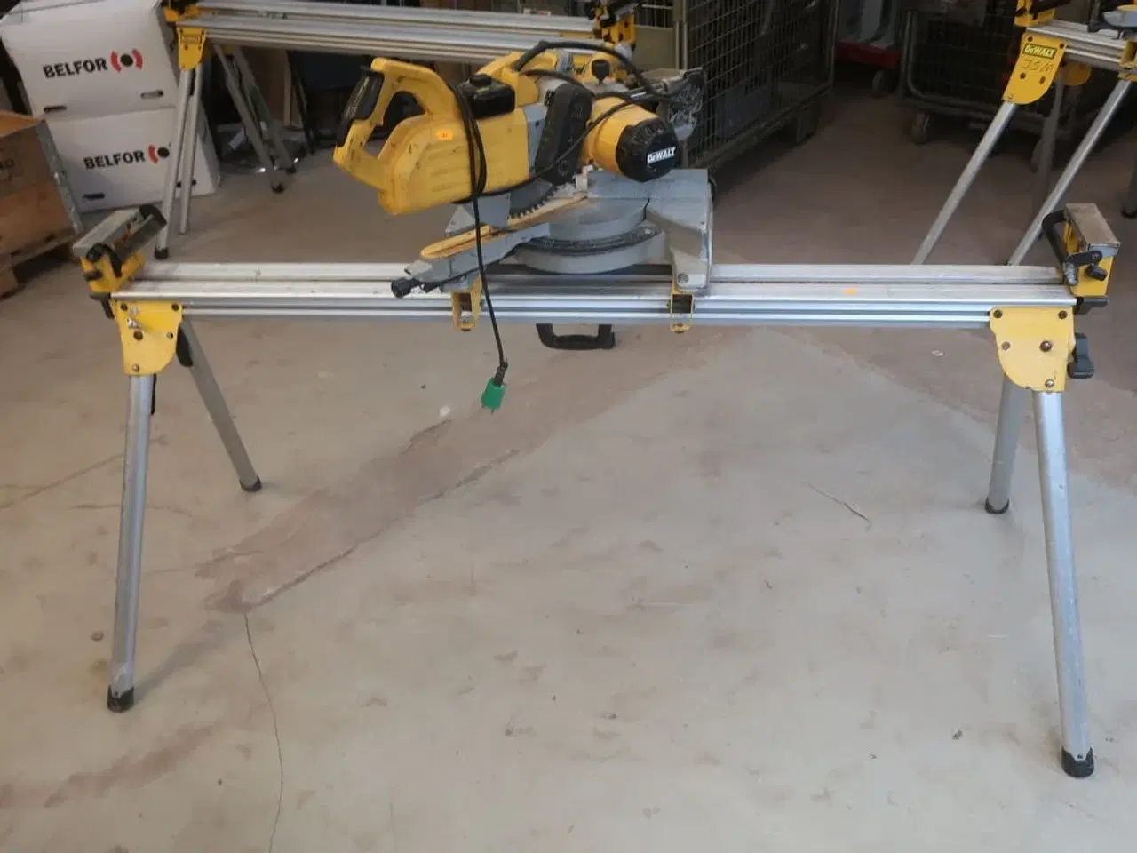 Billede 1 - Kap-/Geringssav DEWALT Model: DWS778 - QS