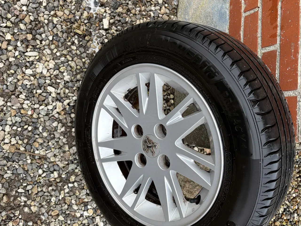 Billede 1 - Alufælge til Peugeot 207