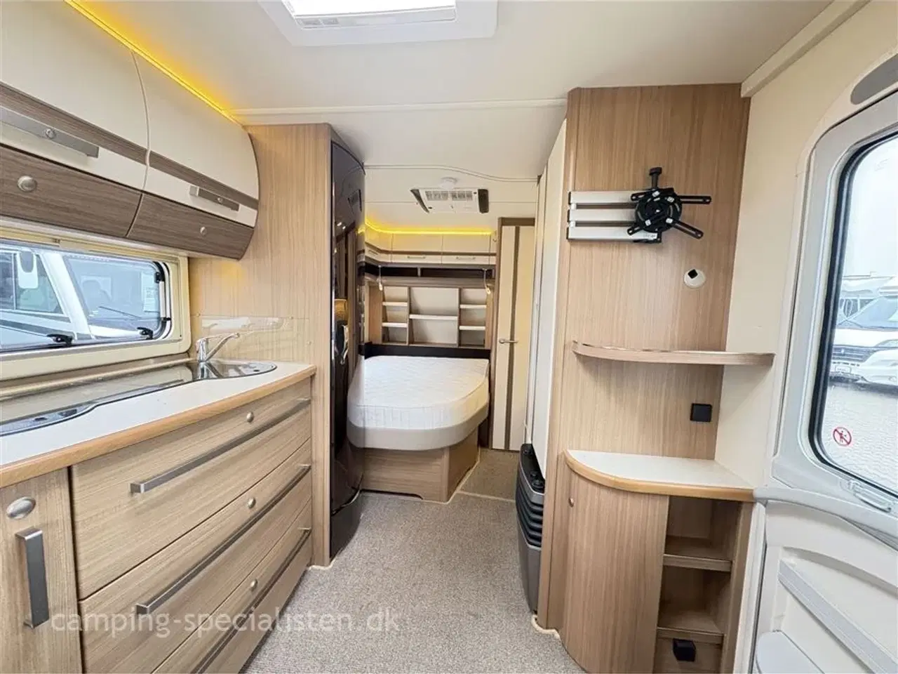 Billede 6 - 2016 - Fendt Bianco Selection 465 SFB   Fendt Bianco Selection 465 SFB 2016 - Se den nu hos Camping-Specialisten.dk