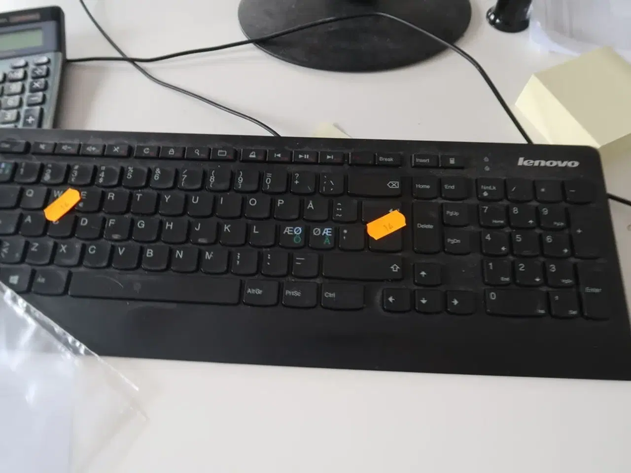 Billede 2 - Computerskærm, dockingstation samt tastatur