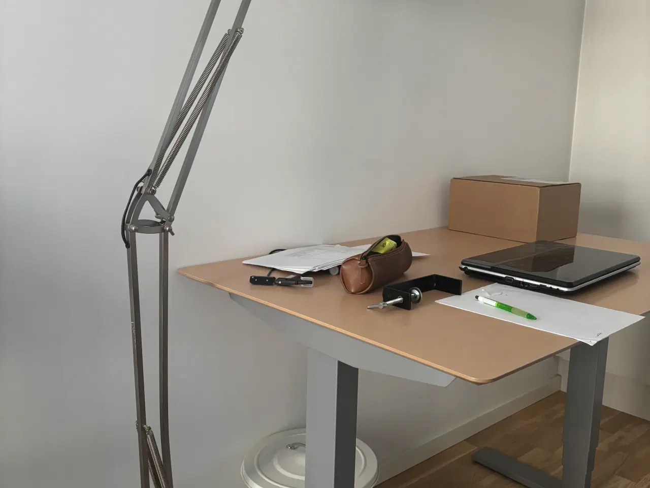 Billede 2 - Stor gulvlampe/standerlampe i sølvmetal