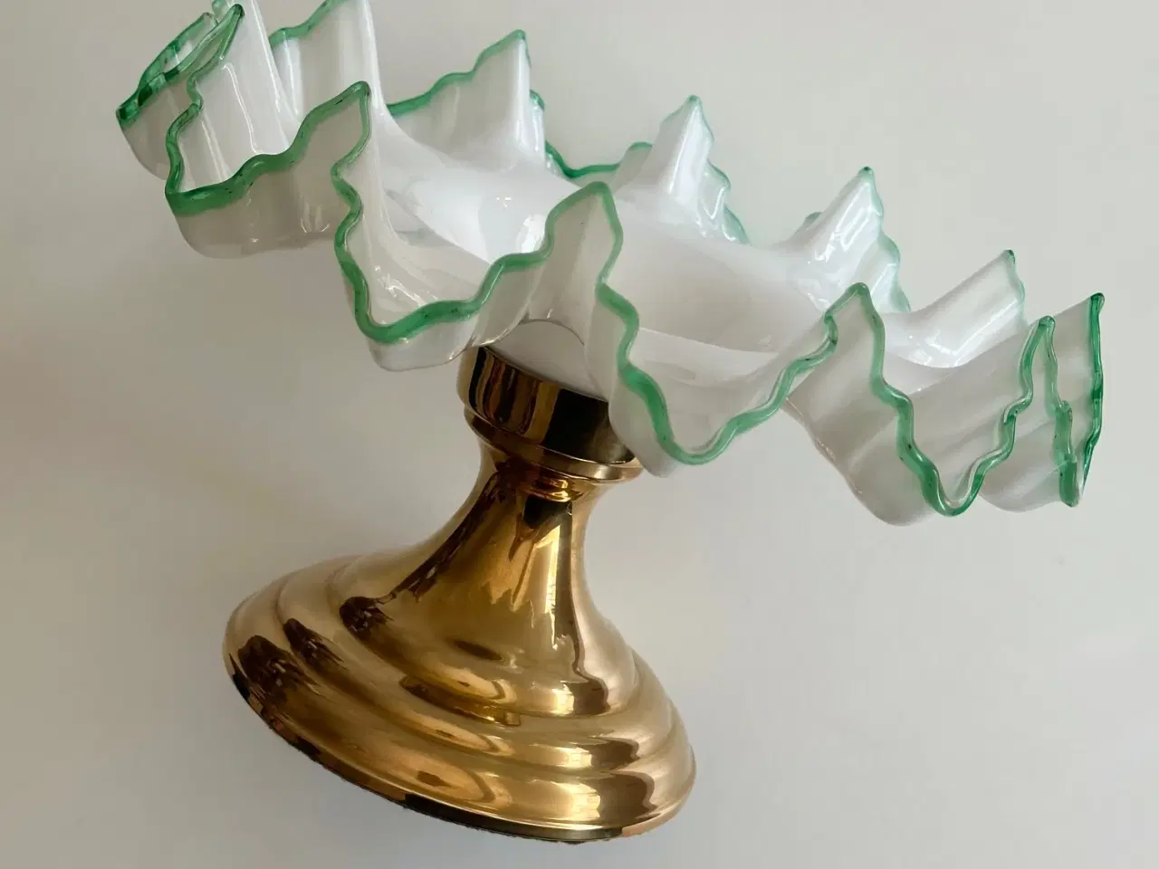 Billede 3 - Antik opsats, opalineglas m grøn kant