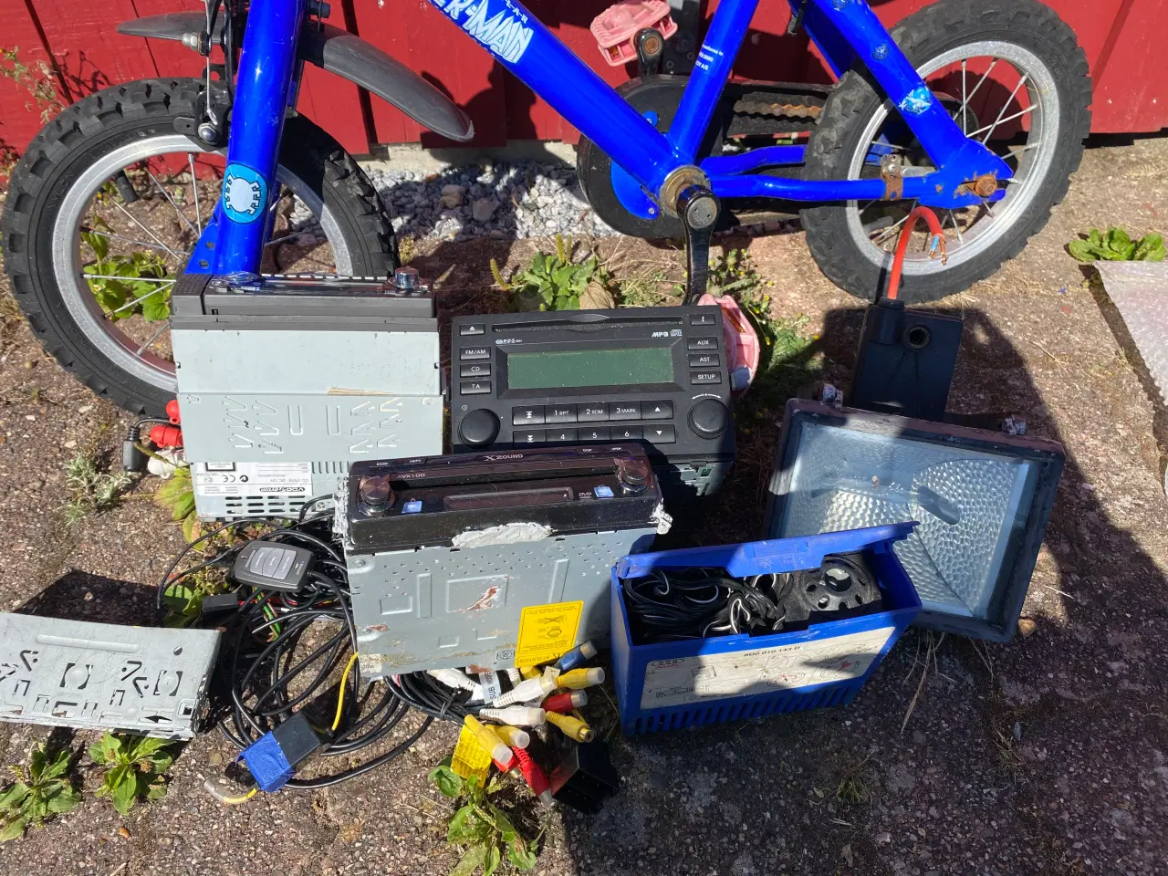 Billede 2 - Bilradio, stænklapper og cykler