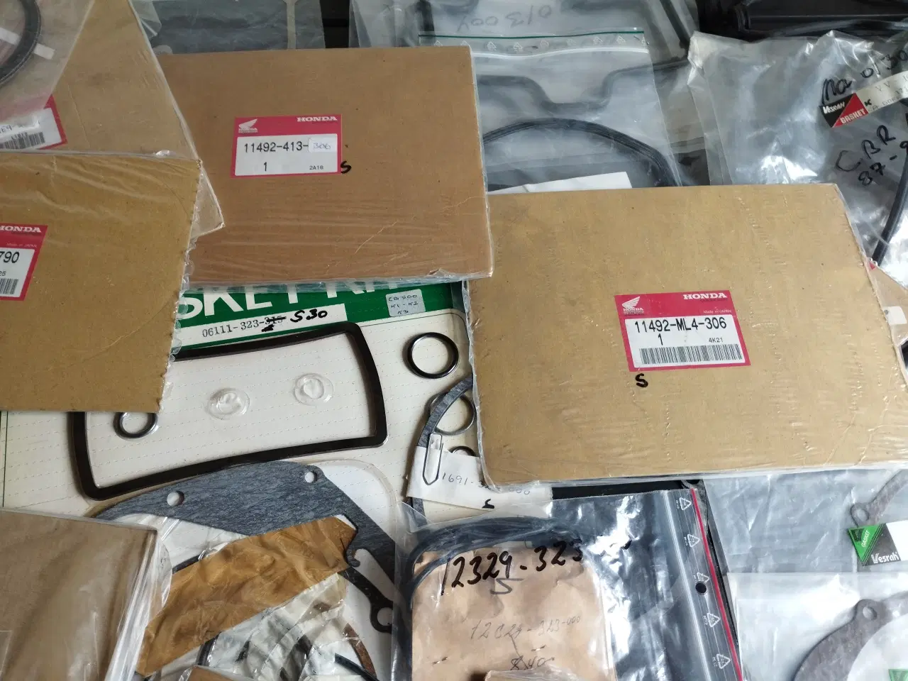 Billede 5 - Pakninger m.v. til Honda mc. nye ( se %) (kasse 7)