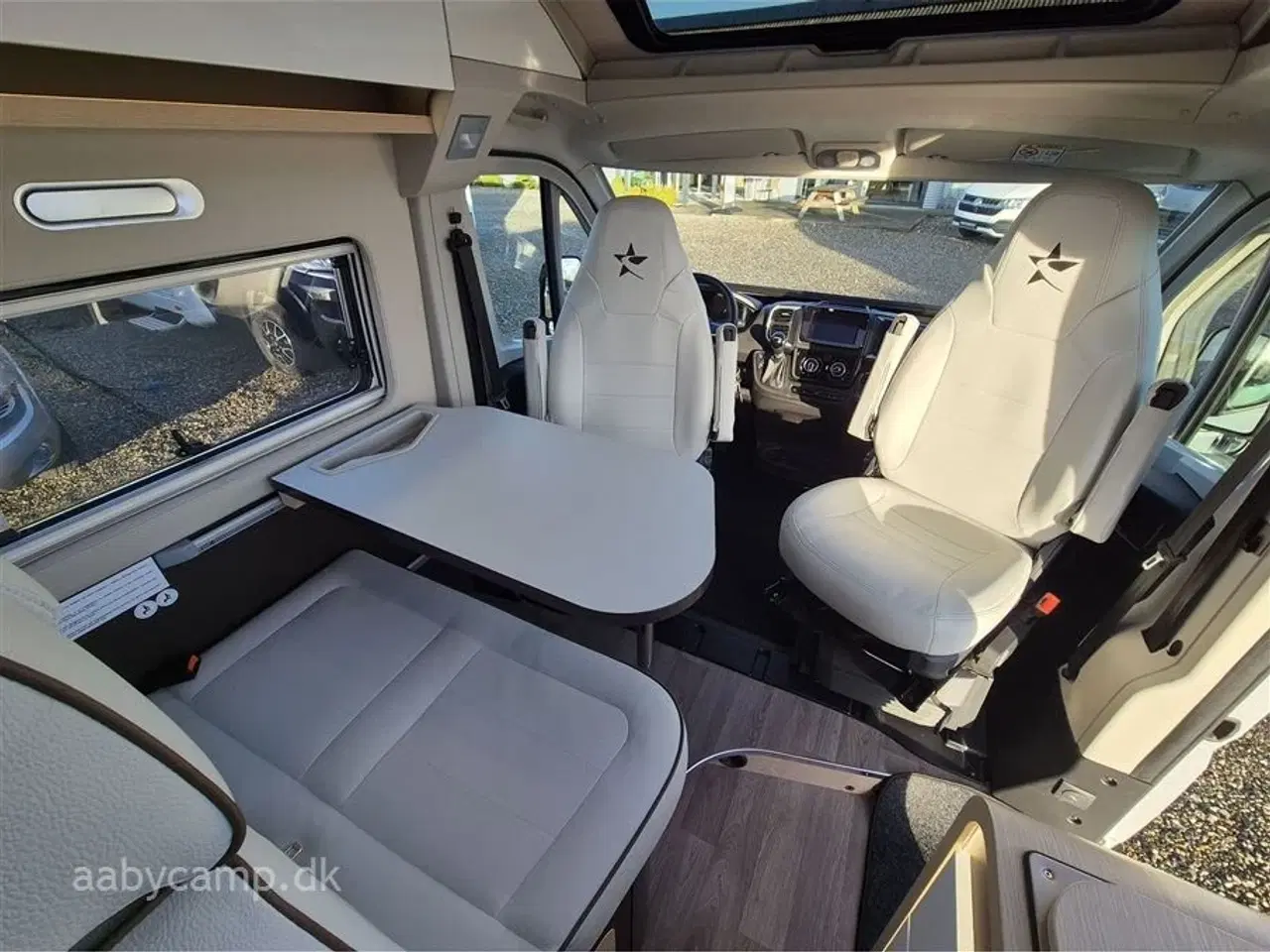 Billede 7 - 2024 - Autostar van V630LI Design Edition   Automatgear. markise. solceller. 200 Ah lithium batteri. 2000w inverter. maxxfan. Fyldegas. anhængertræk. undervognsbehandlet. Gasudtag. cykelstativ.