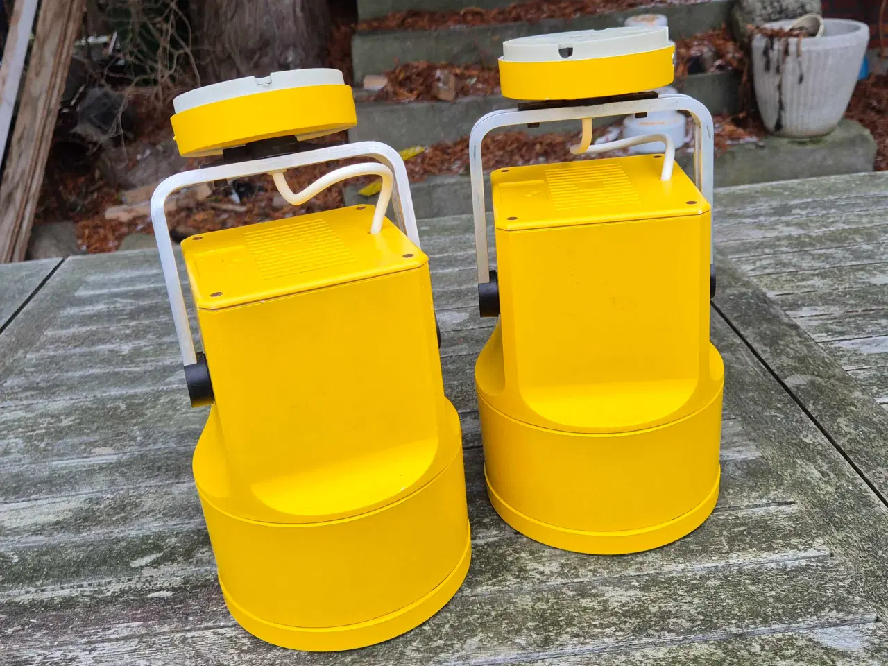 Billede 3 - Smukke gule Unispot fra Louis Poulsen