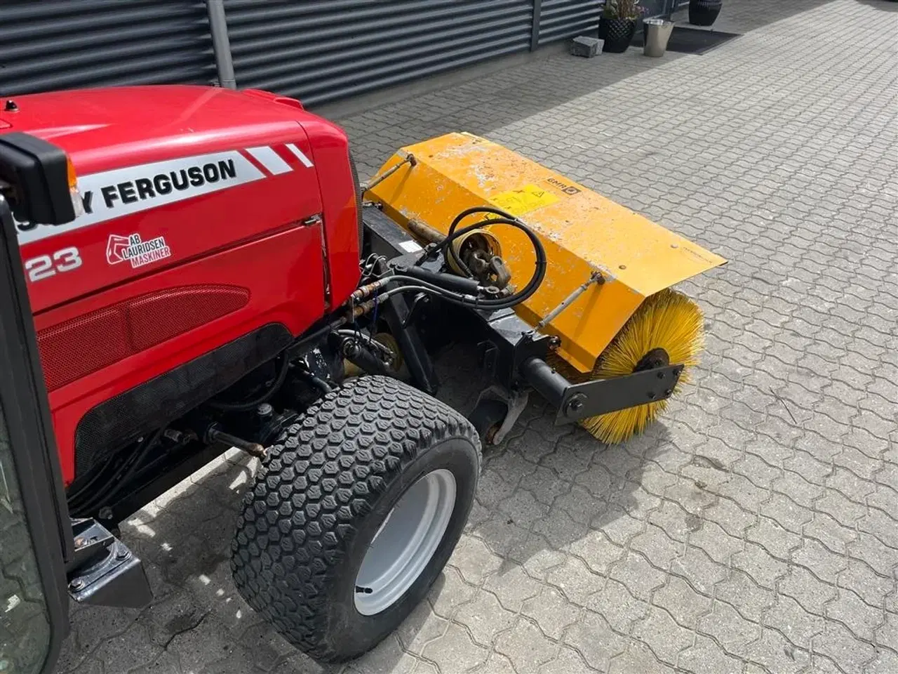 Billede 18 - Massey Ferguson 1523 med kost og saltspreder