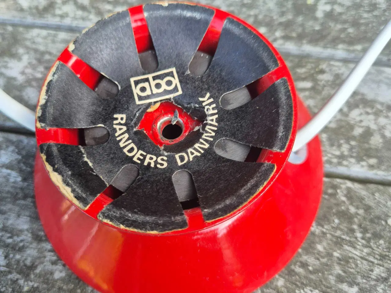 Billede 9 - Velholdt rød magnetlampe