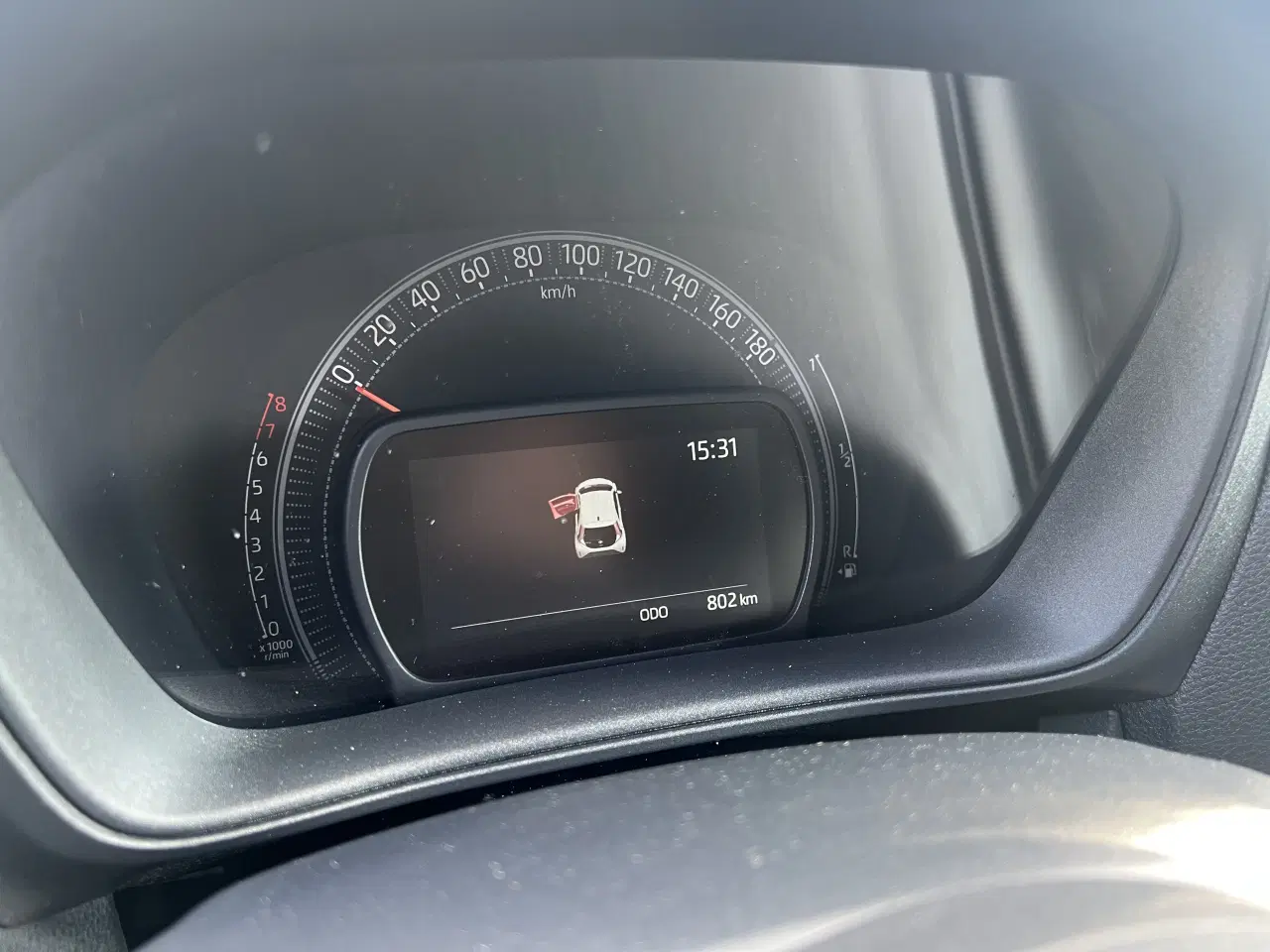 Billede 4 - Aygo X aut gear. KUN 950 km, helt ny bil