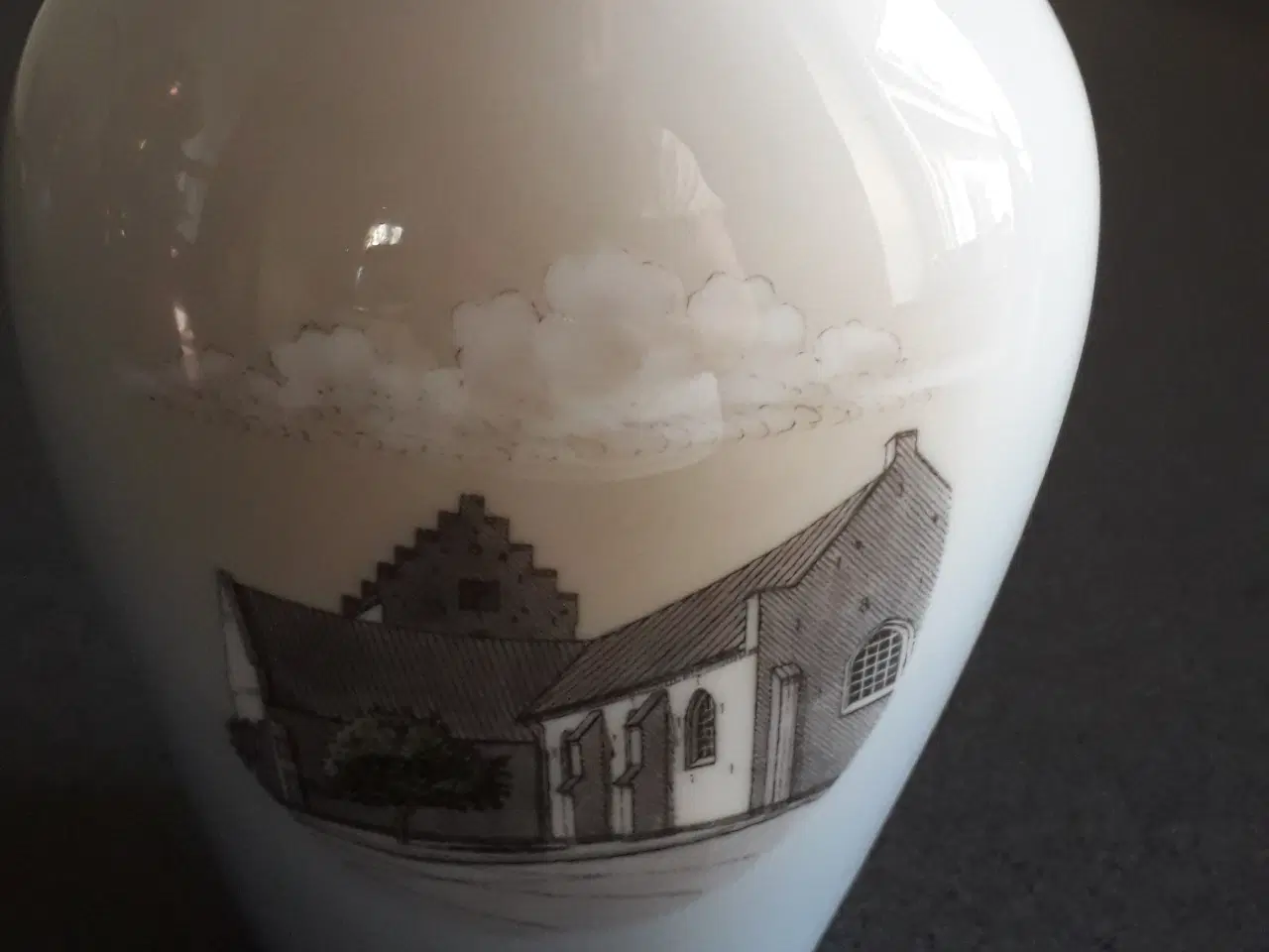 Billede 1 - Vase  .Sæby kirke