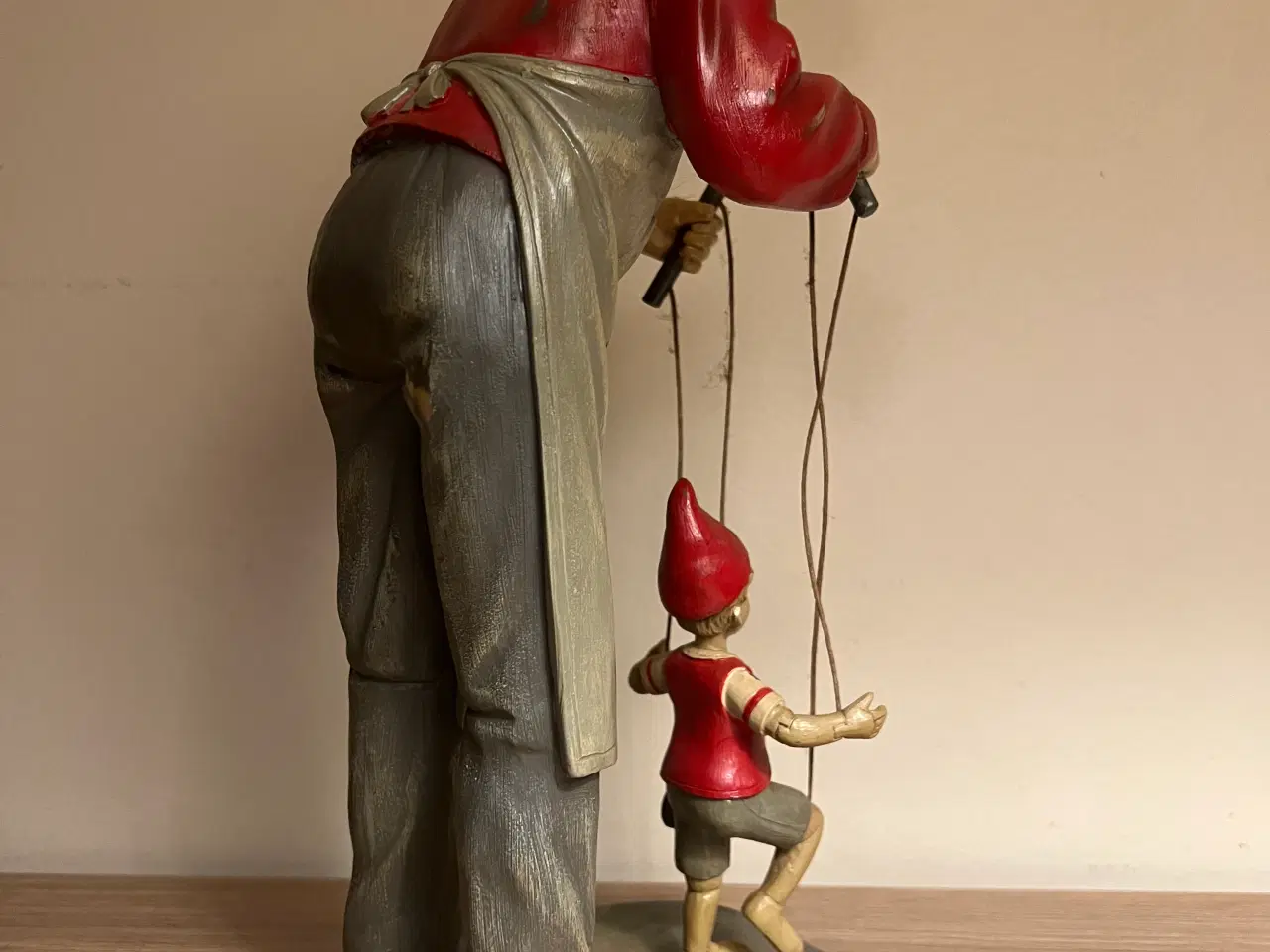 Billede 4 - Stor flot Gepetto med Pinocchio figur 