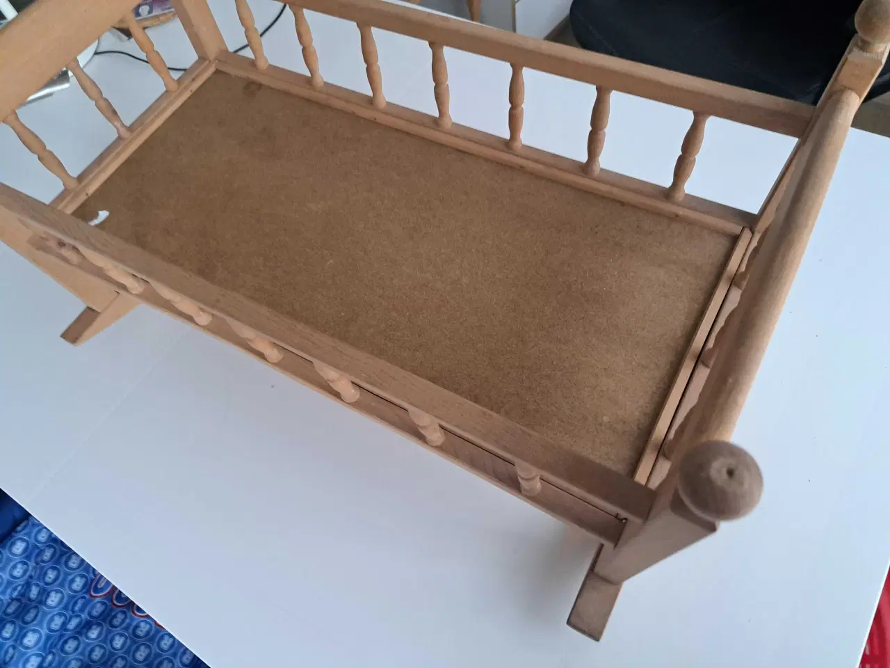 Billede 2 - Vugge til nisse eller dukke