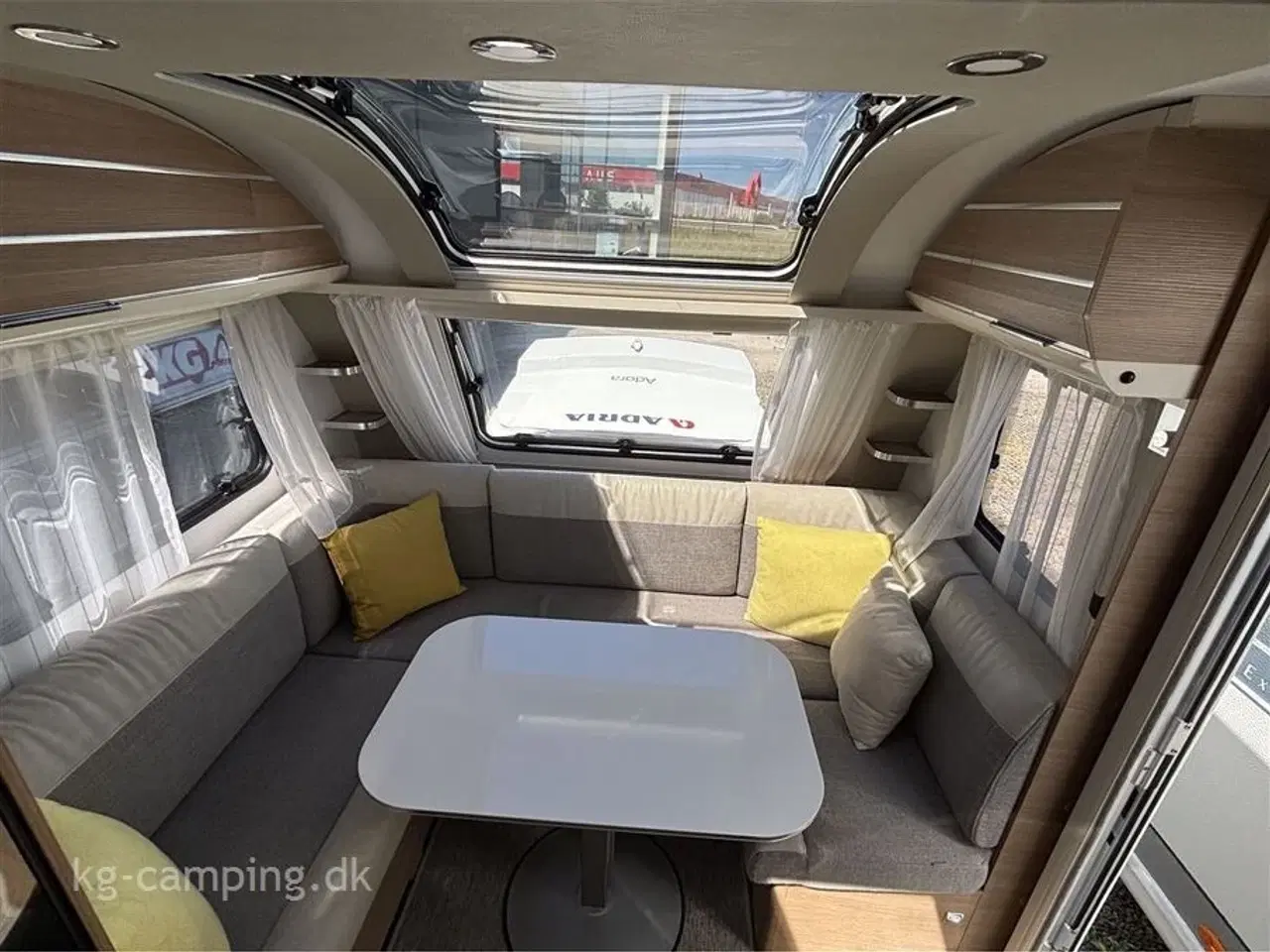 Billede 9 - 2020 - Adria Adora 502 UL Supreme Edition   Enkeltsenge og centralvarme!
