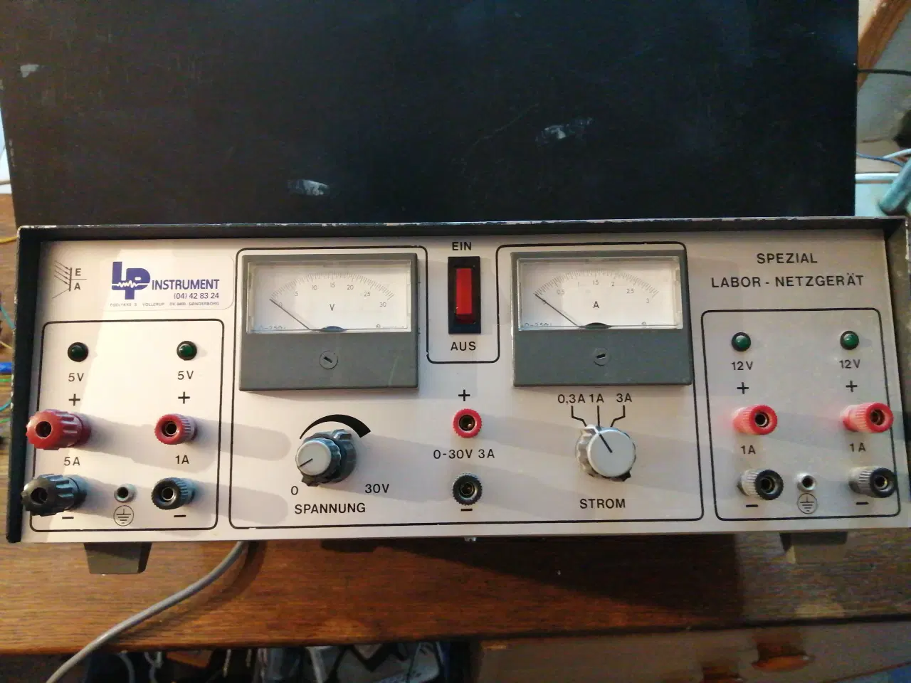 Billede 1 - laboratoriestrømforsyning