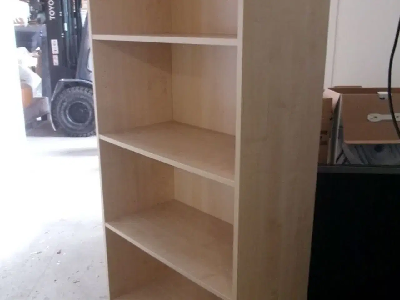 Billede 2 - Reol, lys træfarve