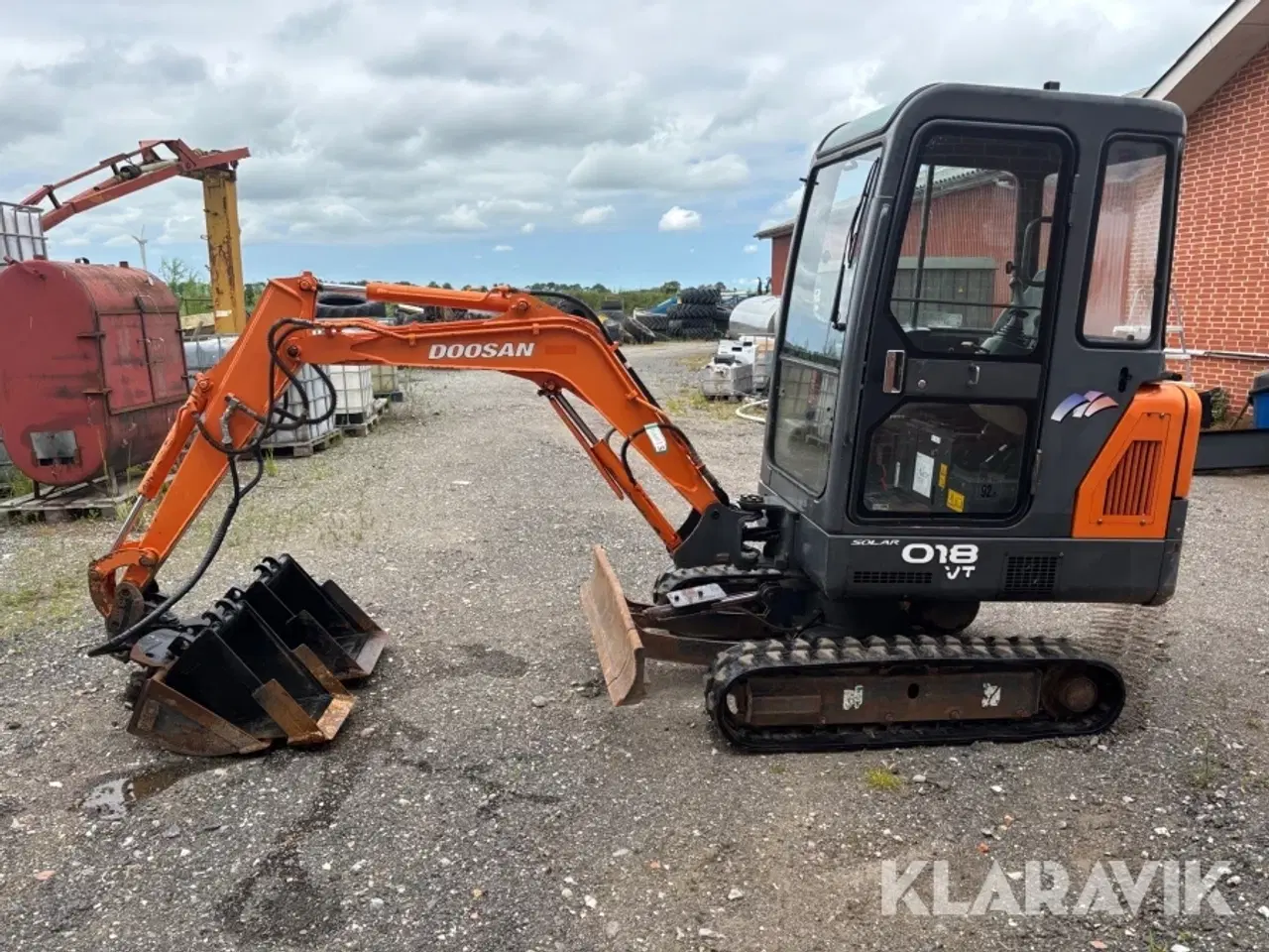 Billede 2 - Gravemaskine Doosan Solar 018VT  med tilbehør