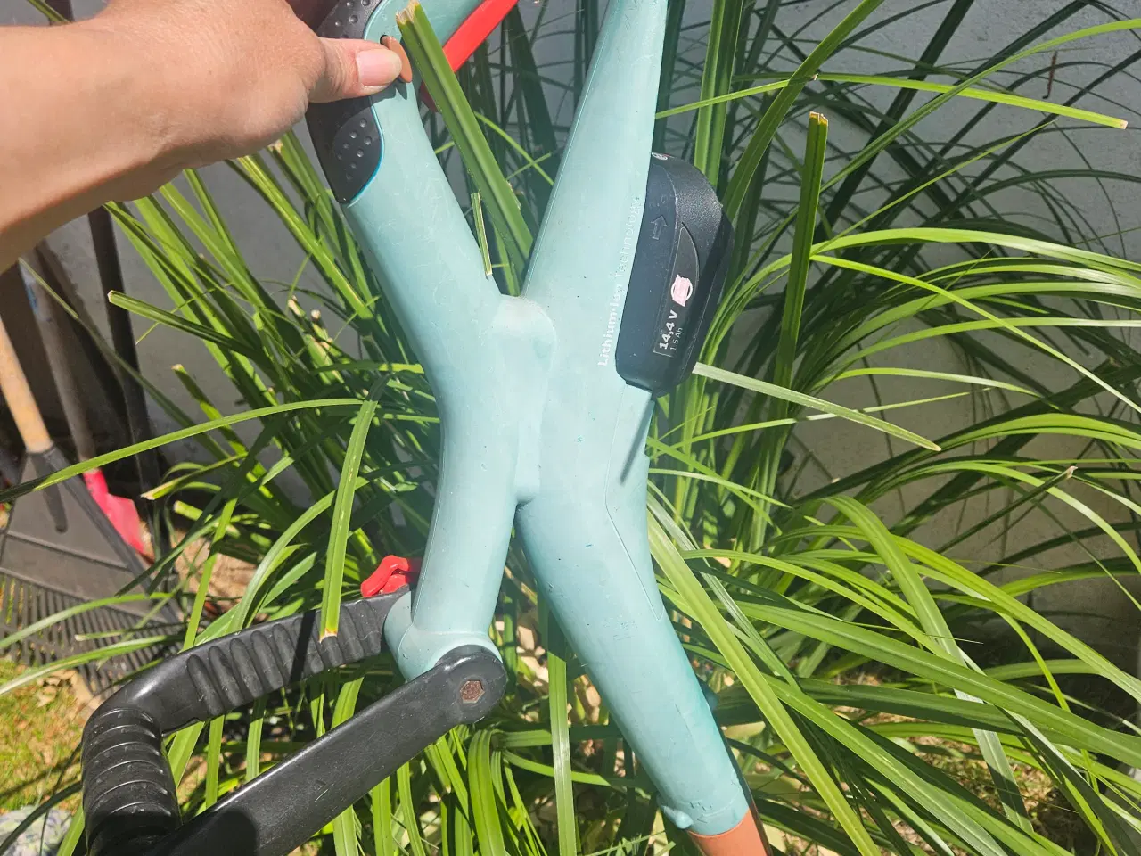 Billede 3 - God bosch kantklipper med bosch batteri