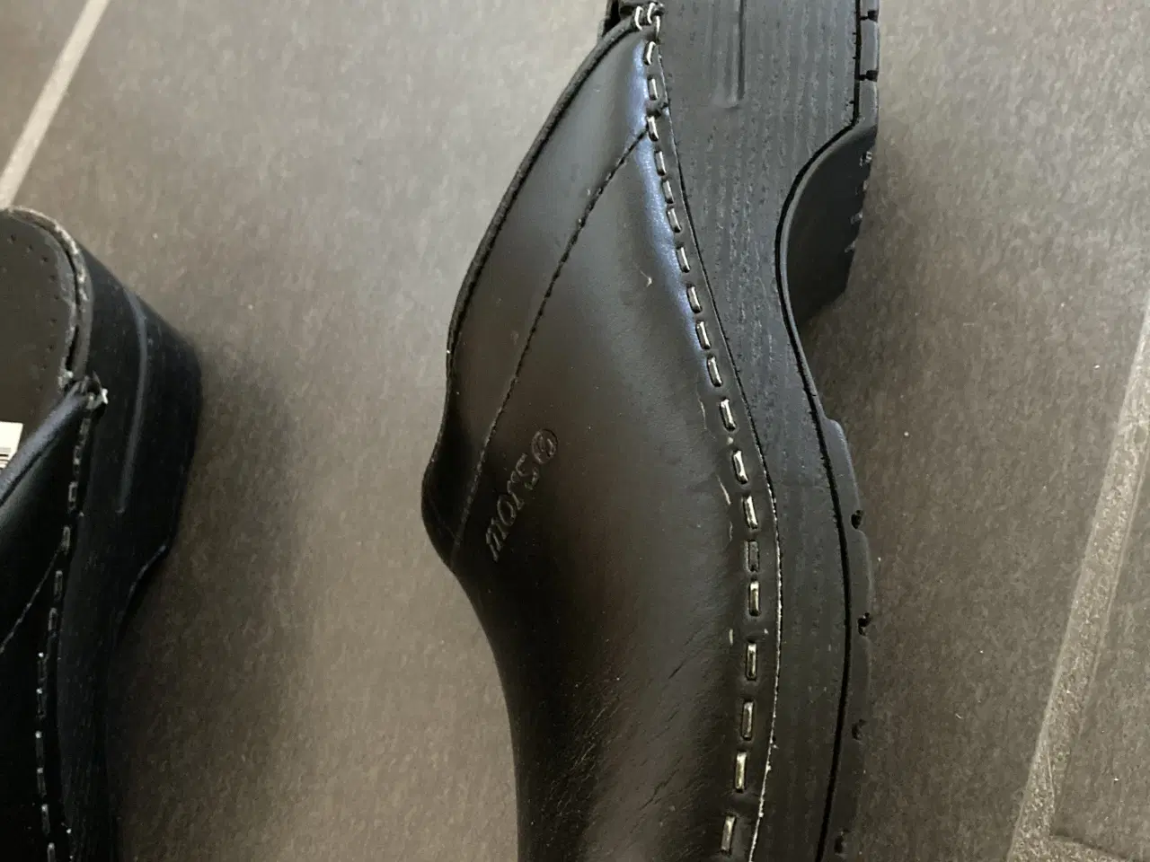 Billede 2 - Julegave? Nye træsko str. 37