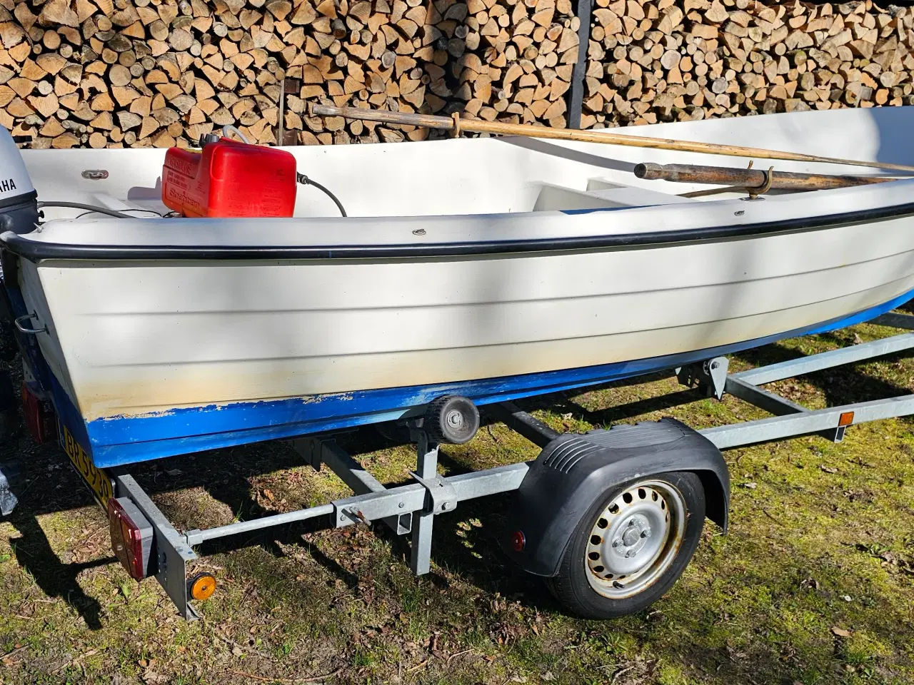 Billede 2 - 14 fods jolle, 6 HK Yamaha på Brenderup trailer
