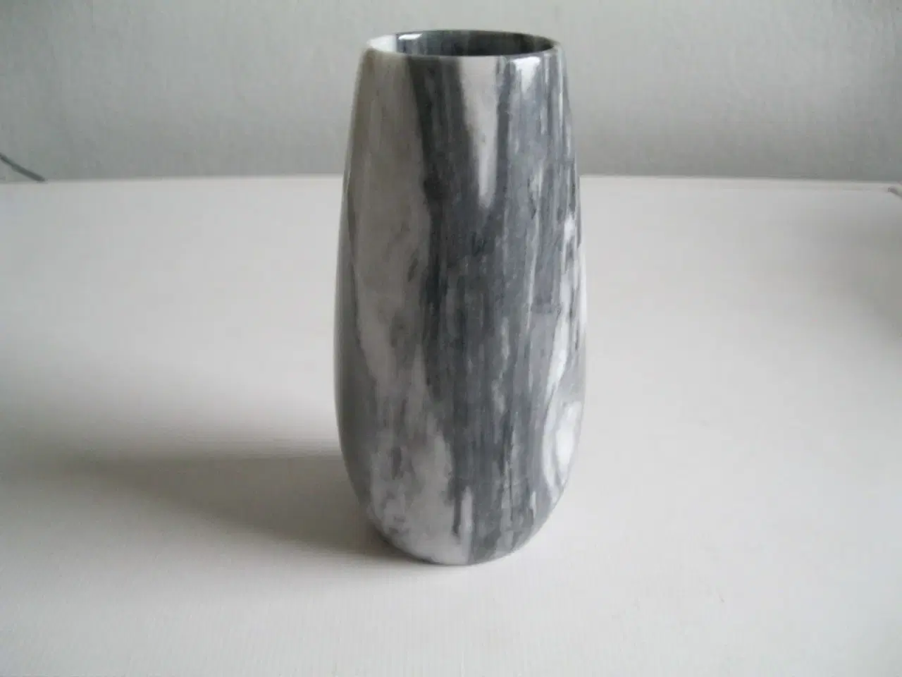 Billede 1 - Marmor-vase (poleret natursten)