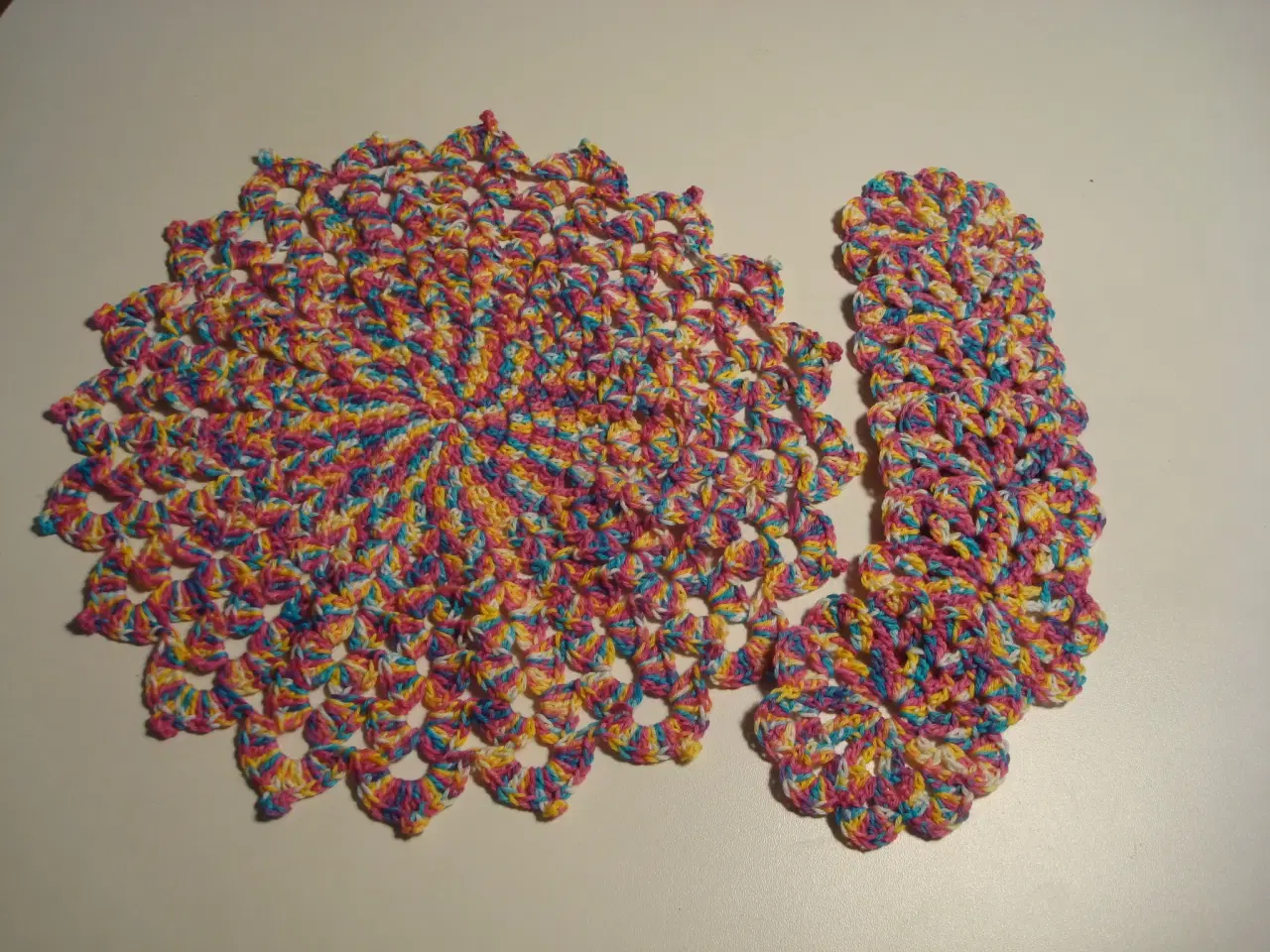 Billede 1 - NY Lysedug/flacon + 6 glasbrikker/coasters hæklet