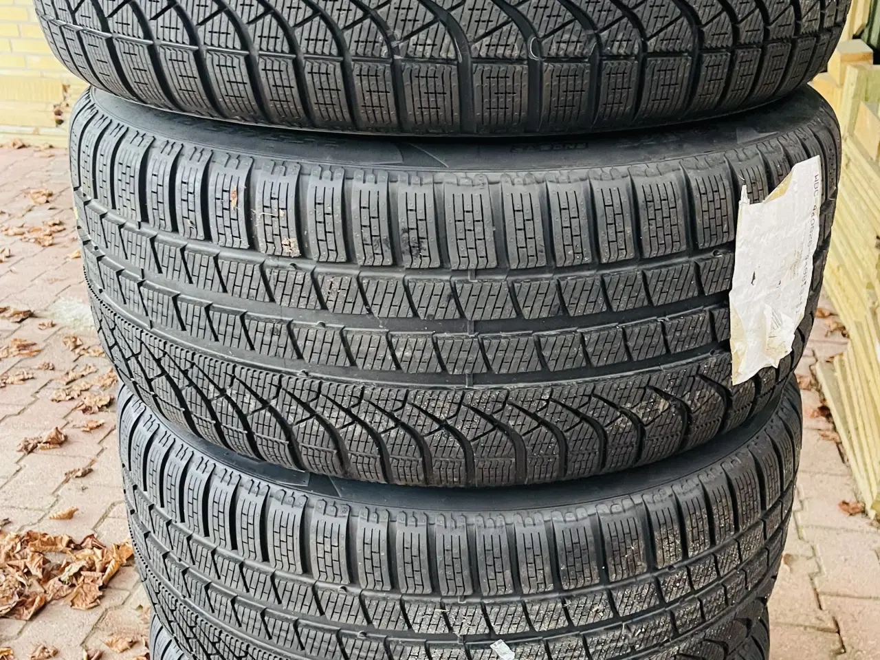 Billede 5 - Tesla winter tyres and rims