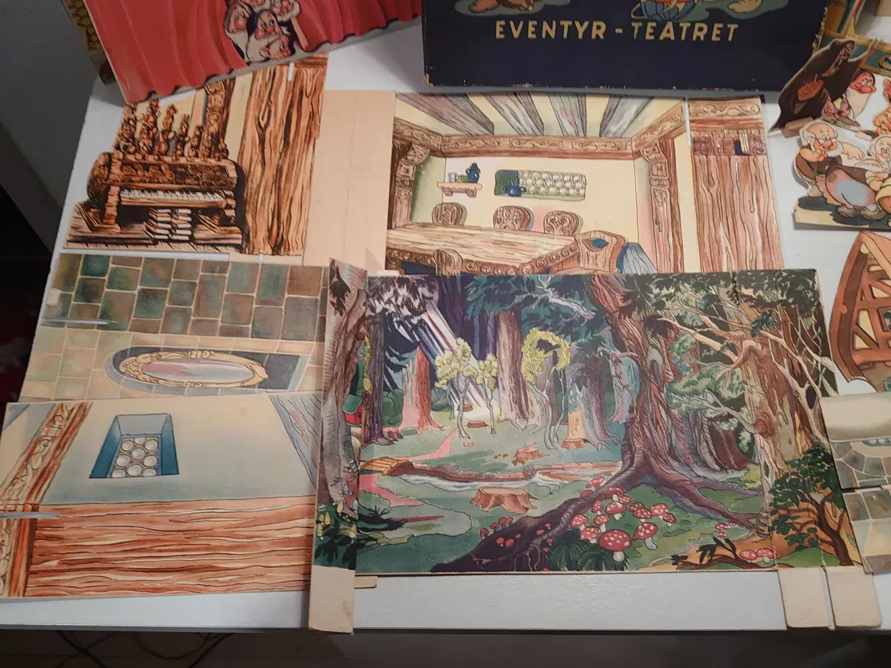 Billede 6 - Gammelt Eventyrteater i karton, Snehvide og de...