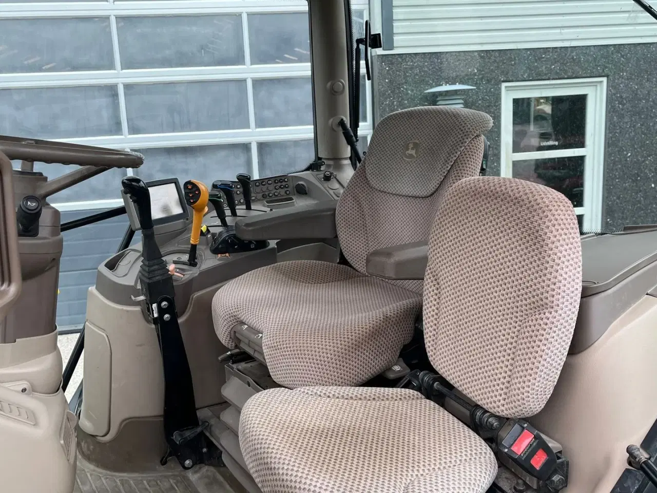 Billede 5 - John Deere 6115R Med frontlæsser og krybegear