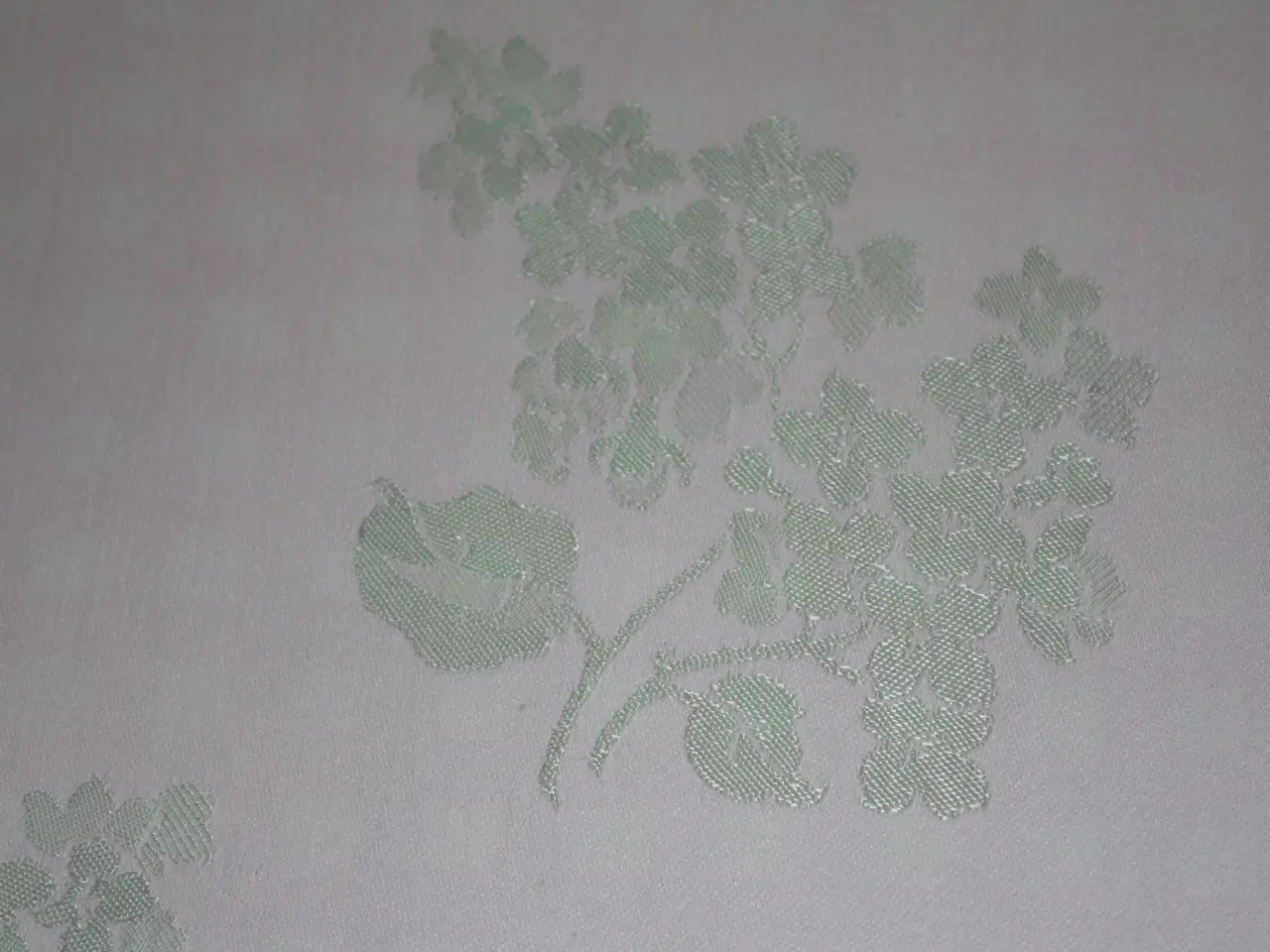 Billede 6 - Lys grøn dug med 11 servietter, 125 x 235 cm