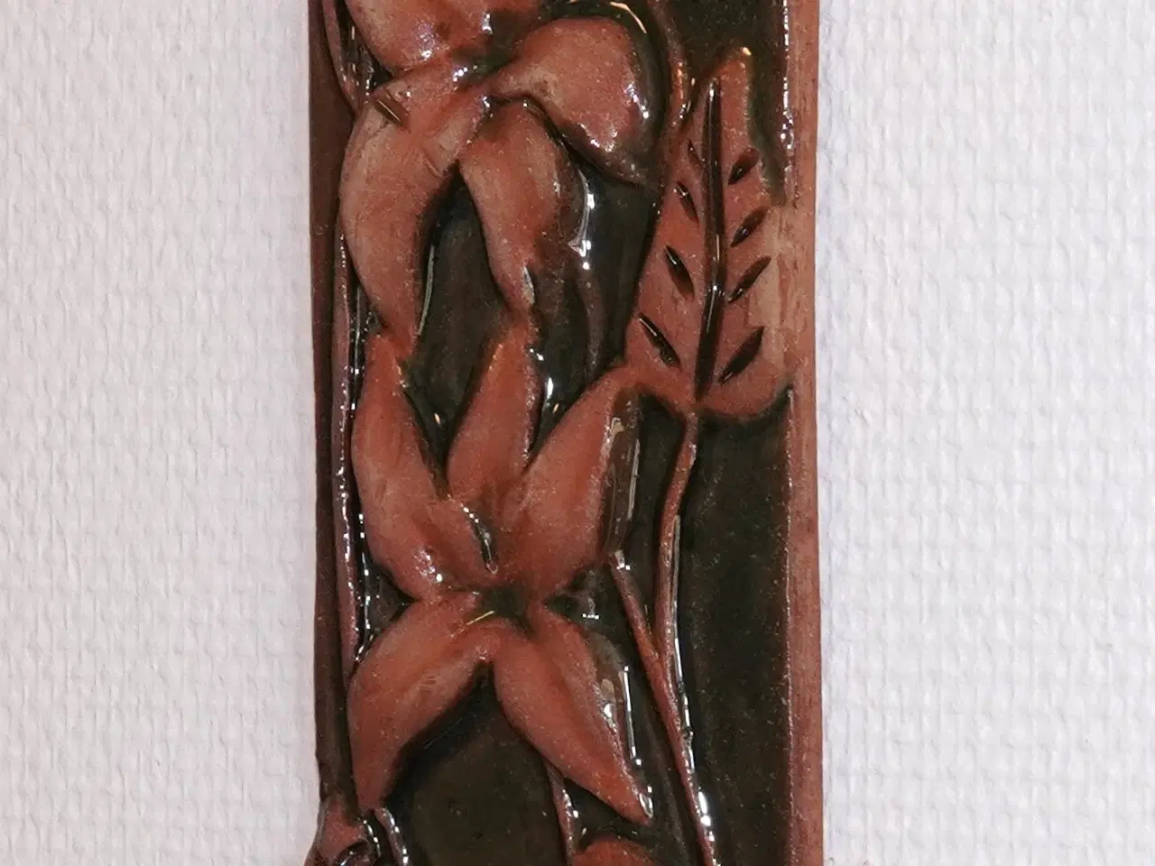Billede 7 - Relief i stentøj med blomster fra Laholm Keramik