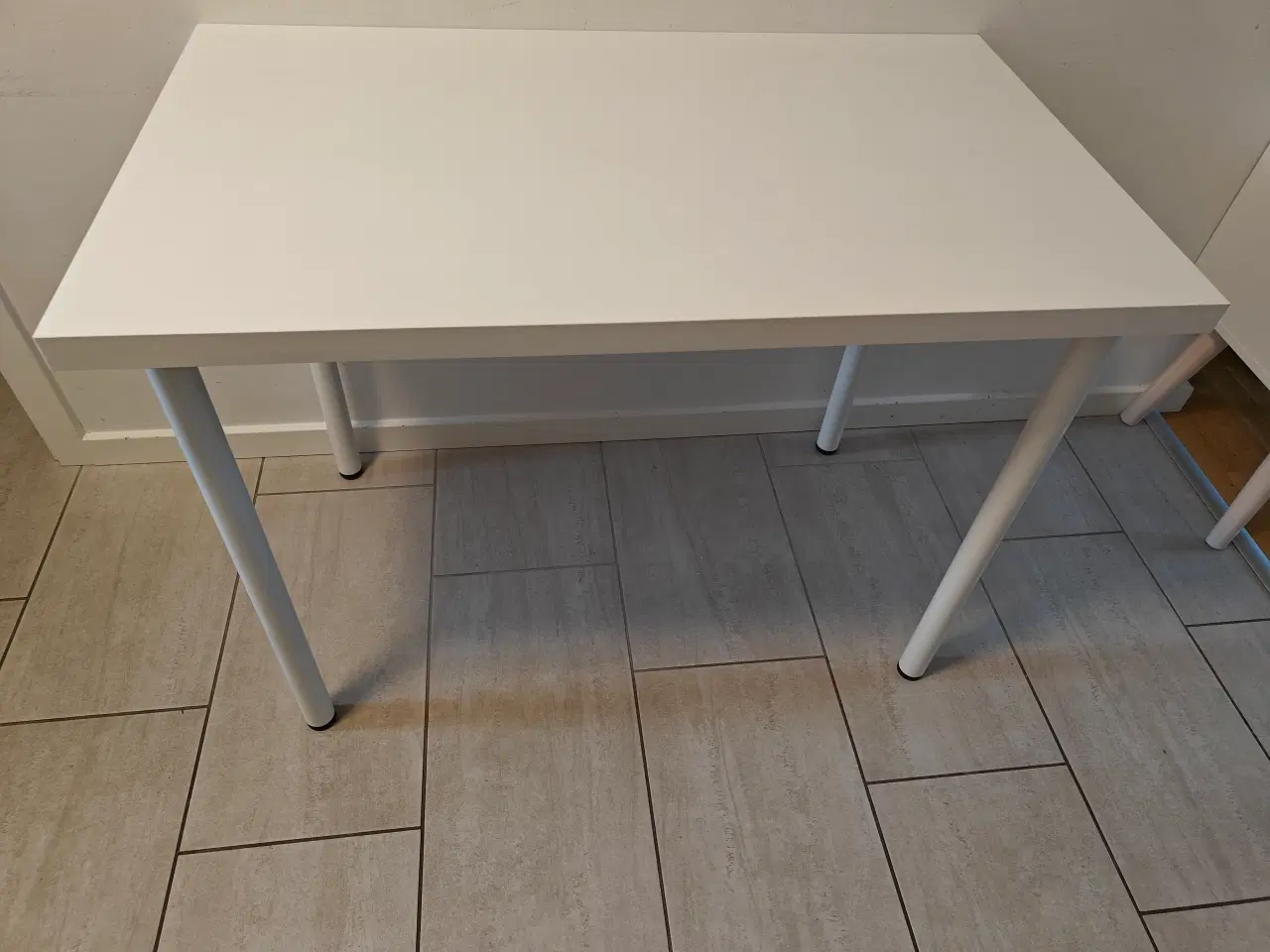 Billede 1 - Ikea Hvid Bordplade med Ben 100x60