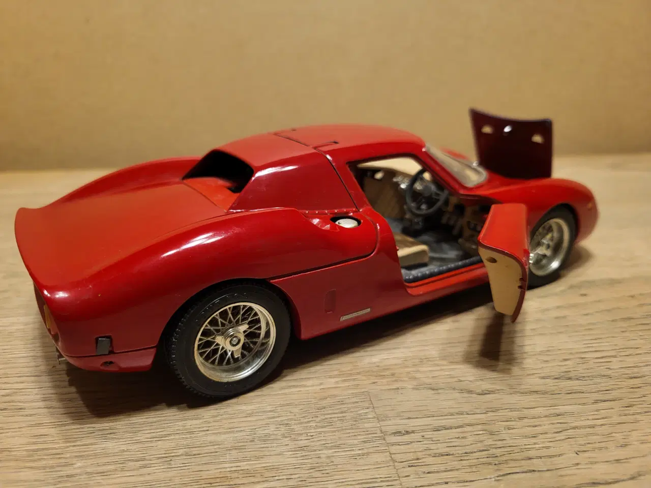 Billede 10 - Modelbil, Ferrari 250 Le 1965, skala 1/18