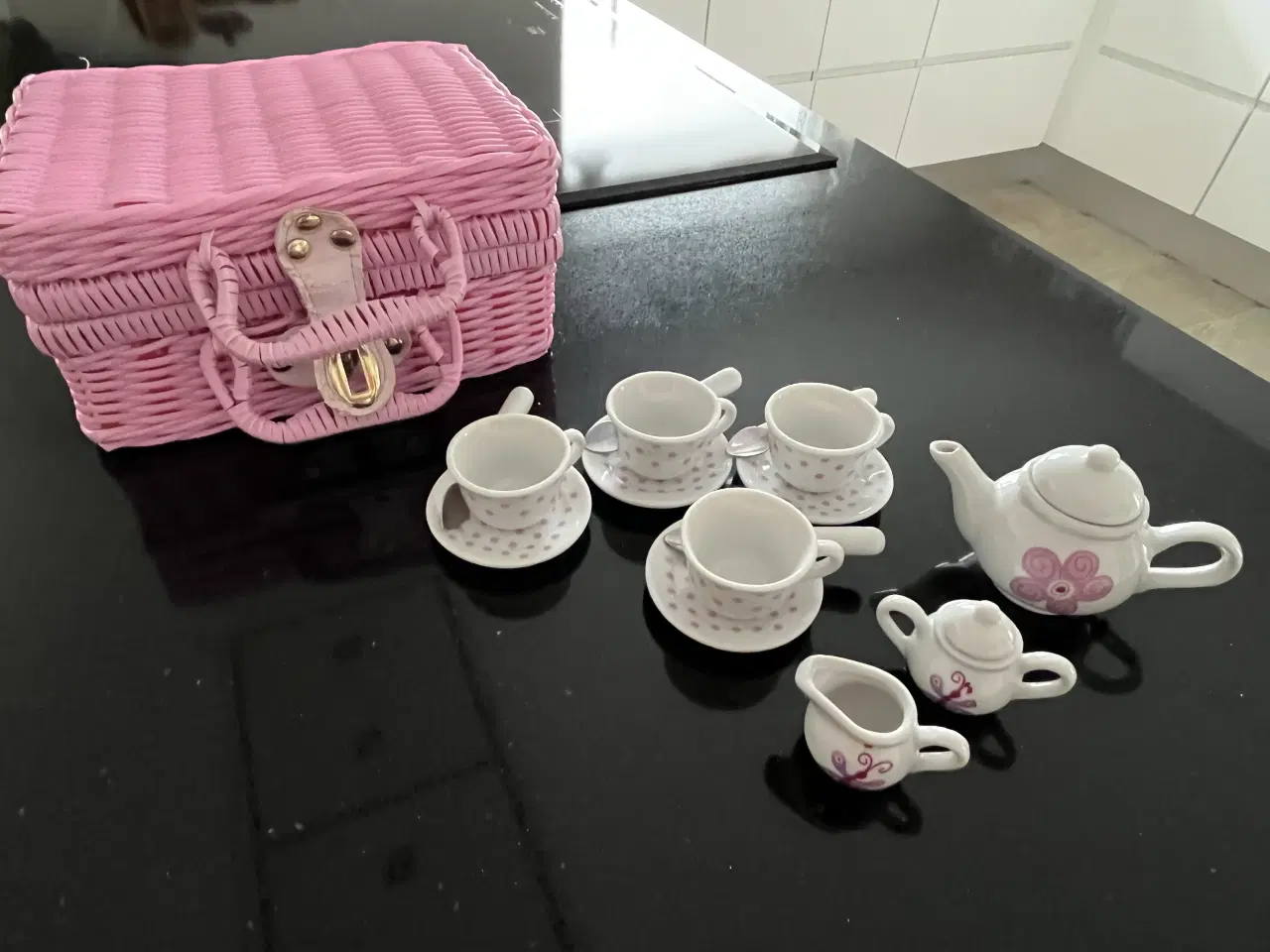 Billede 1 - Kaffestel med kuffert