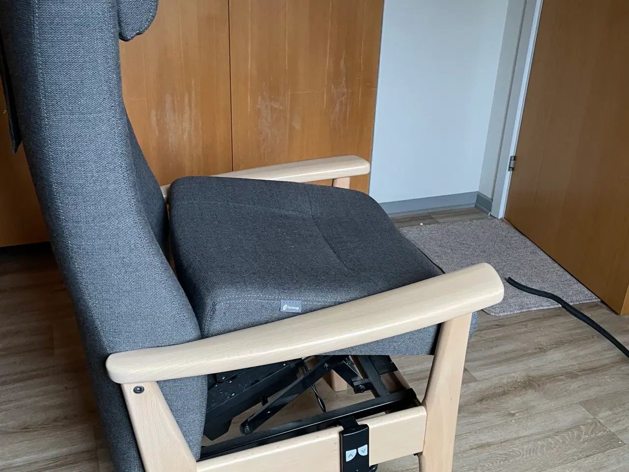 Billede 3 - Farstrup seniorstol m. løfte funktion