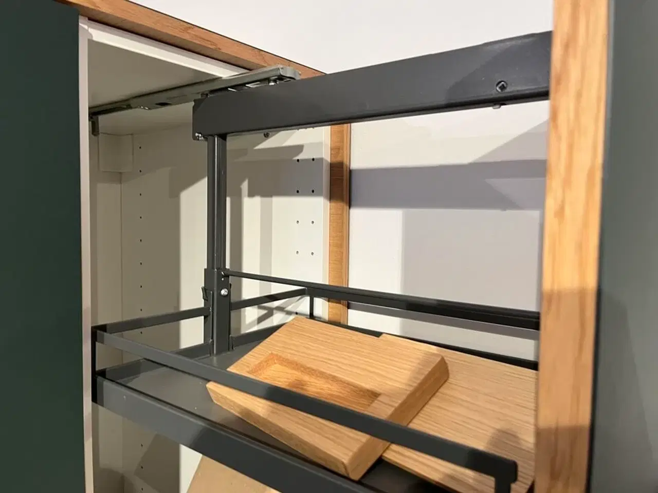 Billede 14 - Skab med Grønne låger