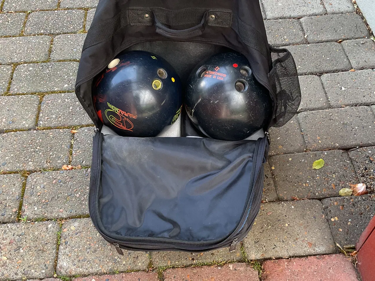 Billede 2 - Bowling kugler og taske/kuffert.