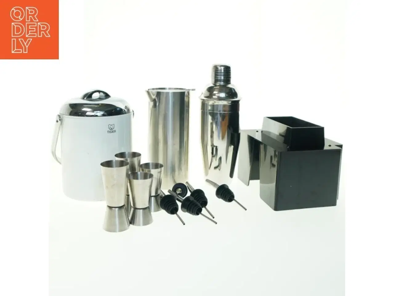 Billede 1 - Cocktail shaker sæt og tilbehør (str. 24x9 cm)