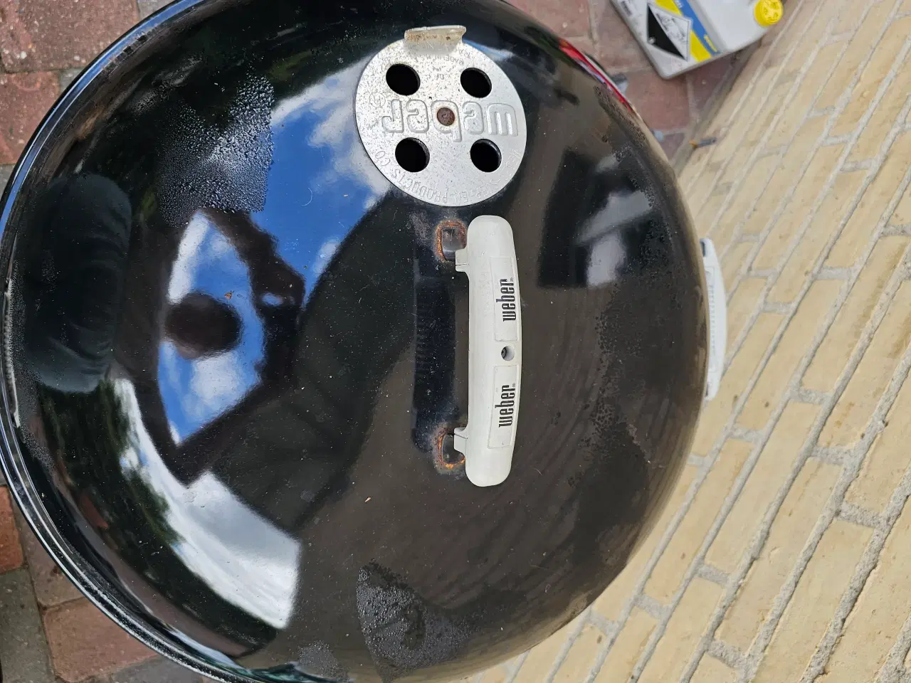 Billede 1 - Weber Kuglegrill med låg og grillrist