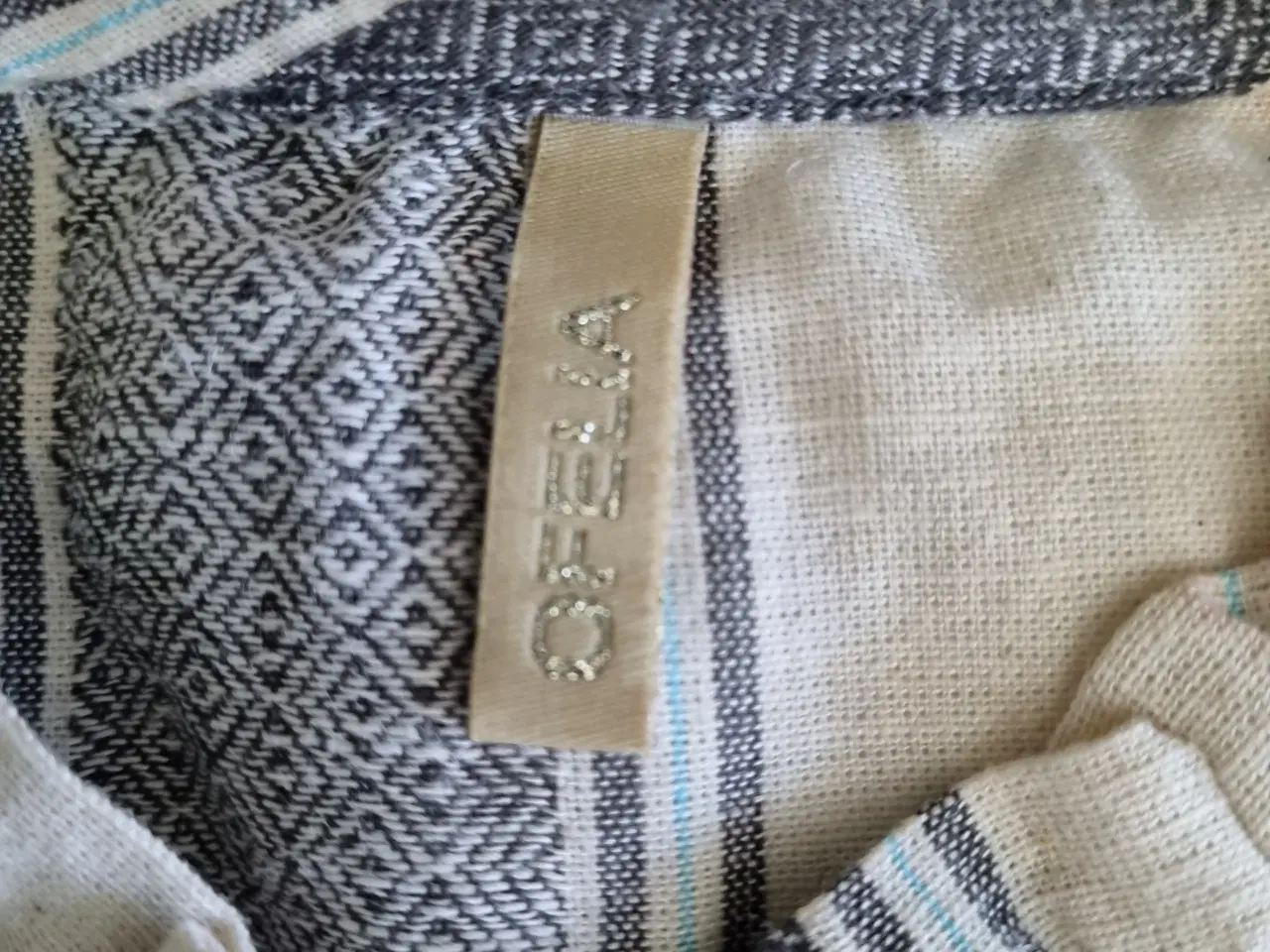 Billede 3 - Feminin skjortebluse fra Ofelia str M/38