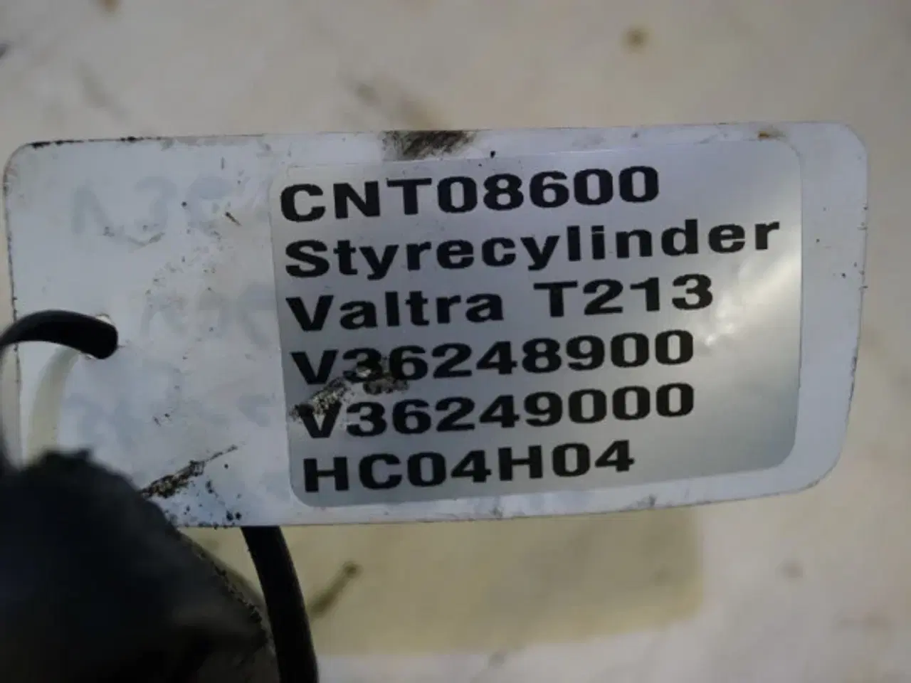 Billede 15 - Valtra T213 Styrecylinder V36248900