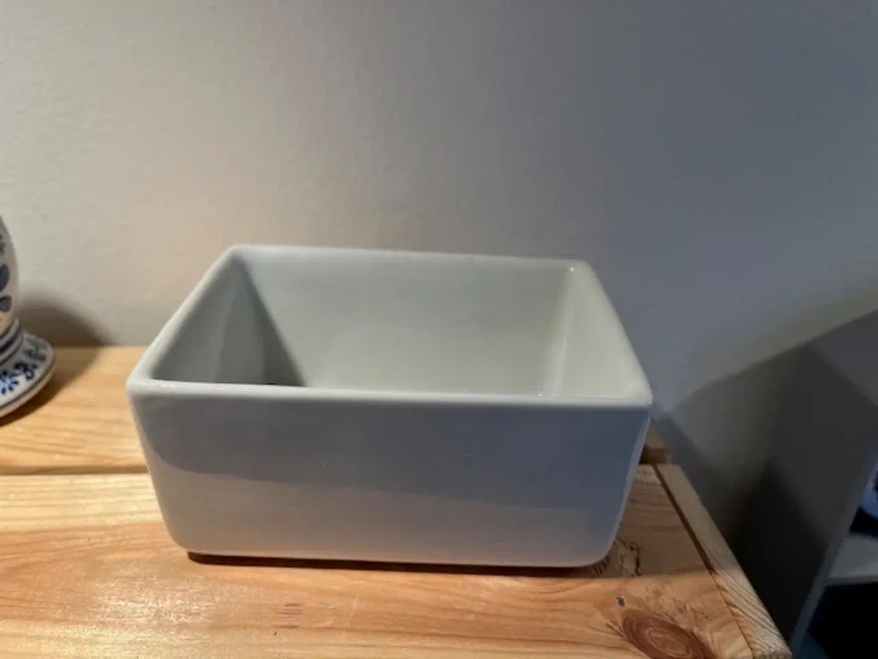 Billede 5 - Solid, rektangulær skål i hvidt porcelæn