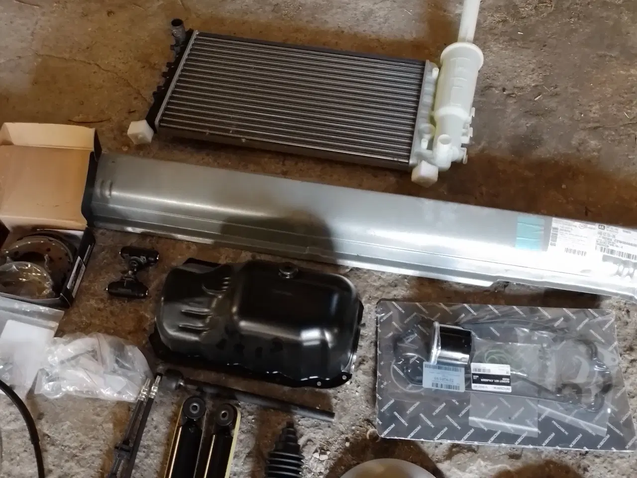 Billede 2 - Helt nye reservedele 